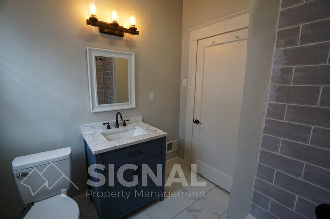 Building Photo - 1522 42nd St Ensley