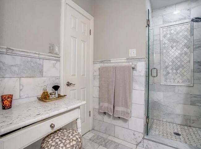 Foto del edificio - 2426 W 10th St