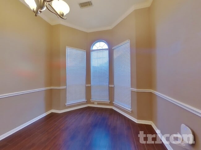 Building Photo - 2205 Starleaf Pl