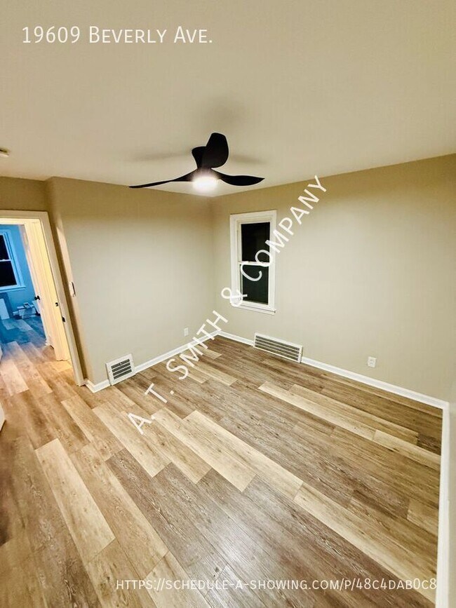 Foto del edificio - 19609 Beverly Ave