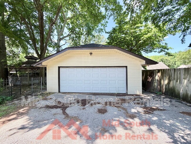 Building Photo - 2373 W Monica Dr