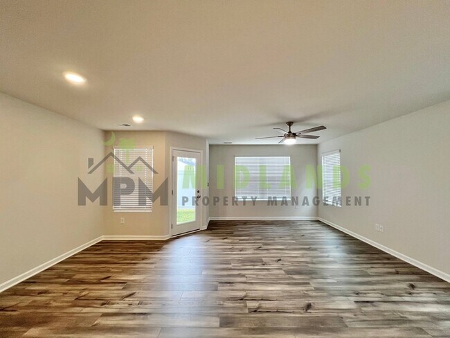 Foto del edificio - 1221C Champions Rest