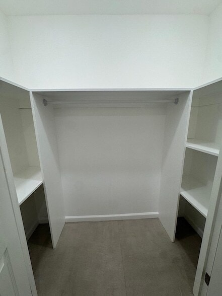 Building Photo - 566 Newark Ave