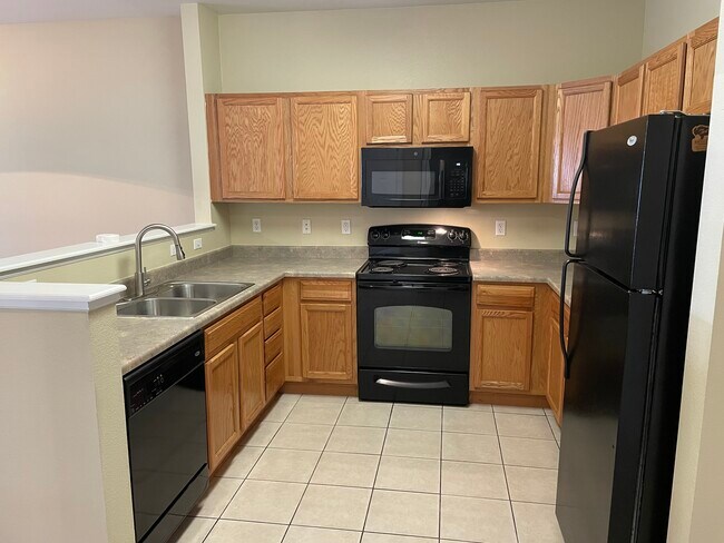 Building Photo - 2542 S Bahama Cir