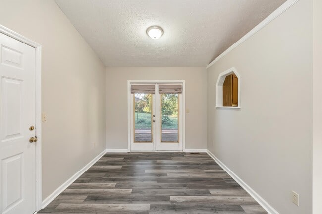 Building Photo - 6501 Beaver Ridge Rd