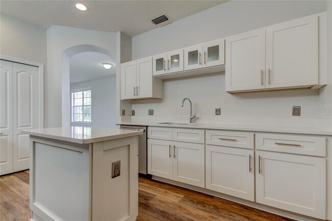 Building Photo - 10704 Sierra Vista Pl