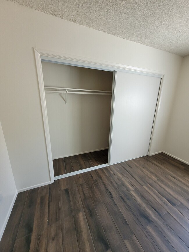 Foto del edificio - 8135 Langdon Ave