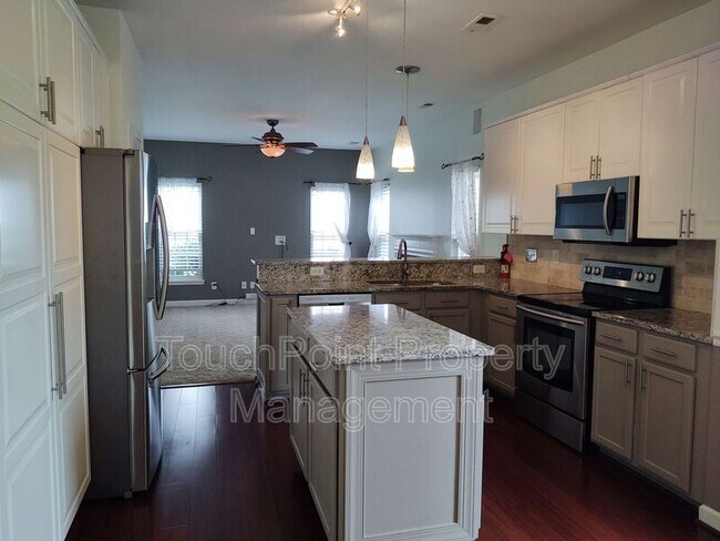 Building Photo - 11704 Borchetta Dr