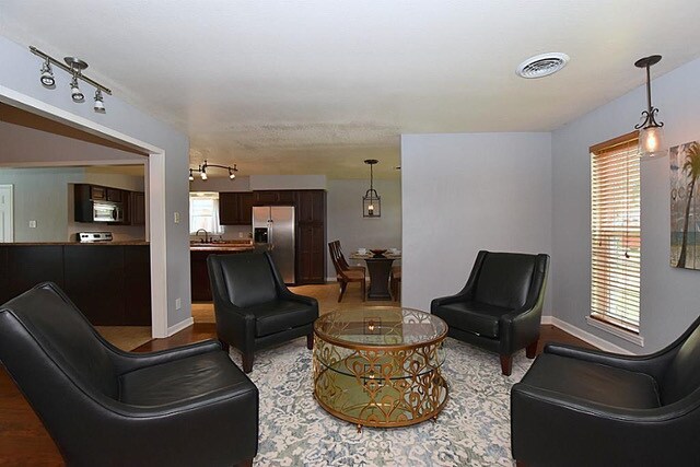 Building Photo - 3 Colony Park Cir