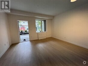 Building Photo - 2450-2450 Garden Dr