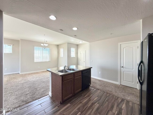 Foto del edificio - 1456 E 9th St