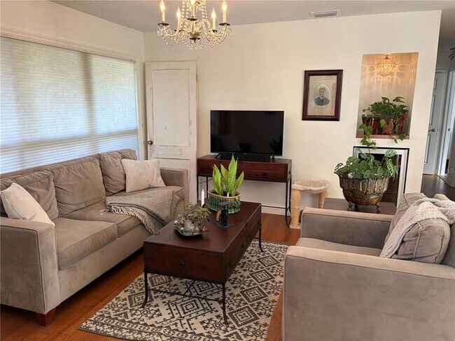 Foto del edificio - 4716 W Wyoming Ave