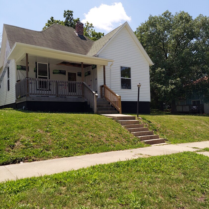 Building Photo - 1020 Bond St