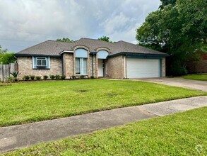 Building Photo - 7907 Midland Forest Dr