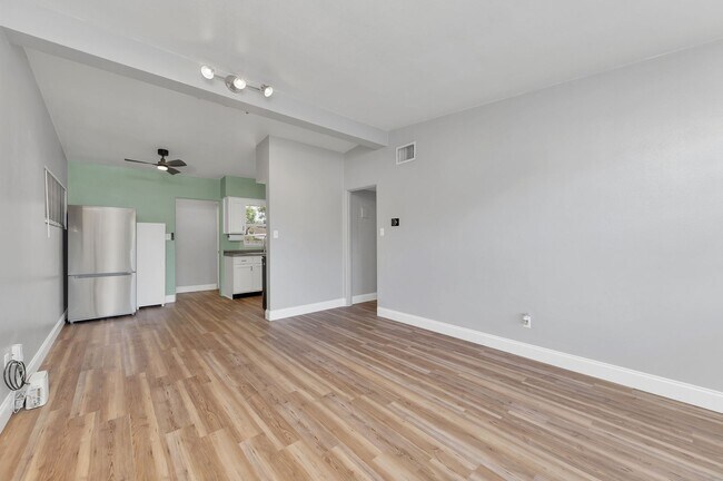 Foto del edificio - Fully Upgraded 3/2 Home SoDo District-Inte...