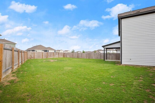 Foto del edificio - 6807 Tiznow Ln