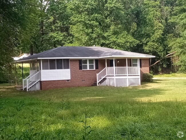 Building Photo - 244 Parker Dr