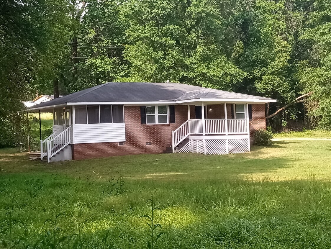 Foto principal - 244 Parker Dr