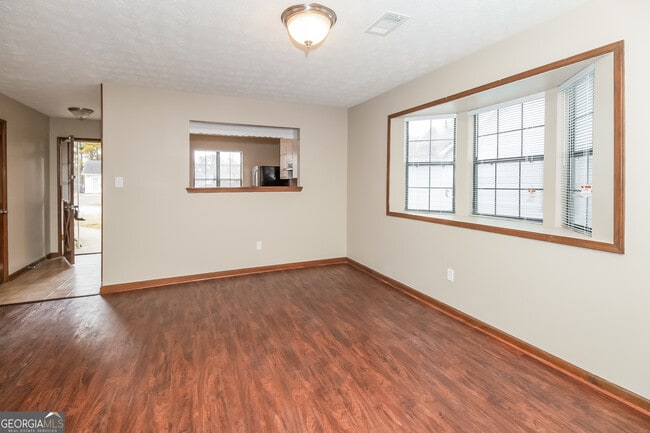 Foto del edificio - 5297 Brentwood Rd
