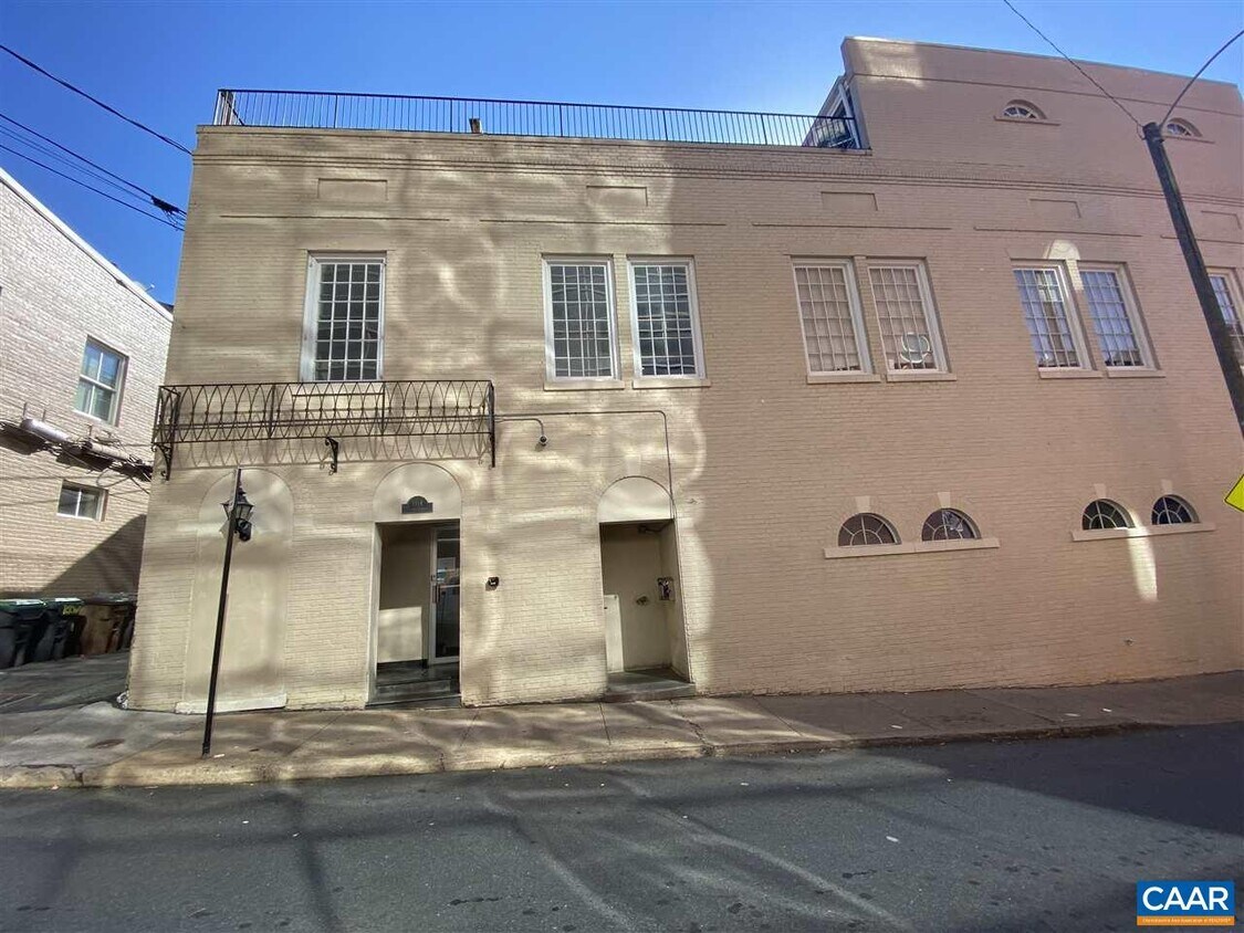 Primary Photo - 104 4th St NE