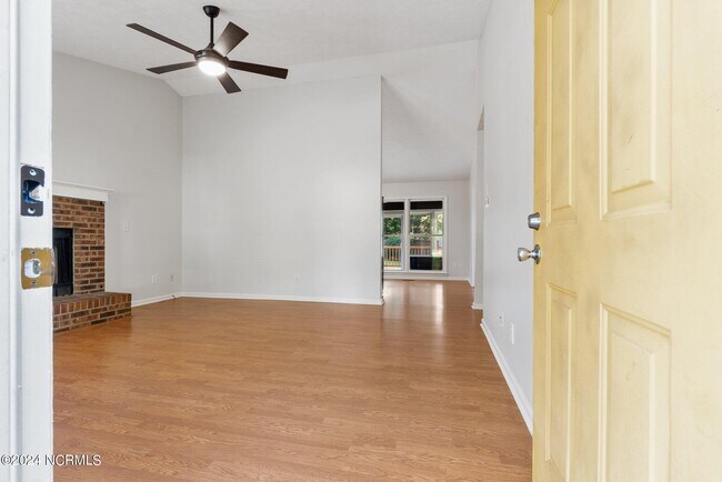 Building Photo - 1450 Longleaf Dr E
