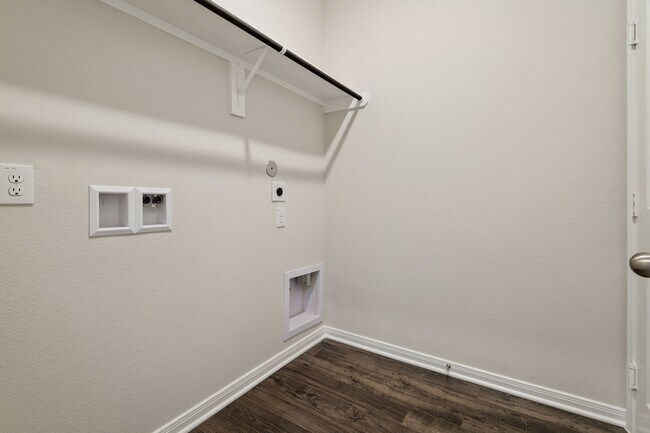 Foto del edificio - 15531 Caramel Spgs Dr