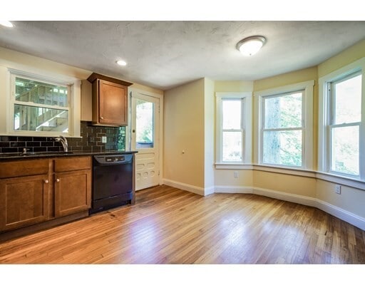 Building Photo - 110 Hudson St