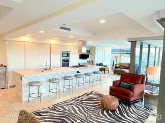 Building Photo - 7117 E Rancho Vista Dr