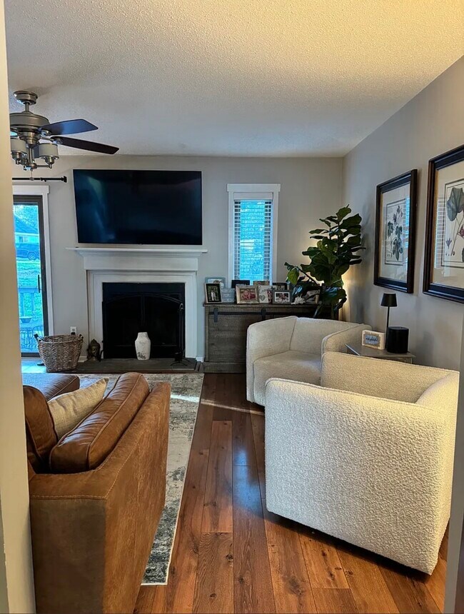 Foto del edificio - 98 Cannon Ridge Dr