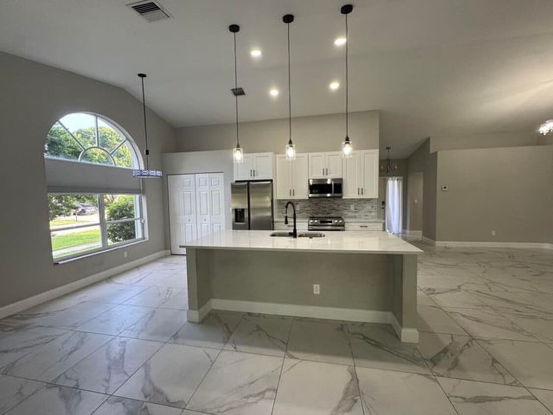 Foto principal - 18750 Caspian Cir