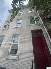 Building Photo - 147 N 11th St