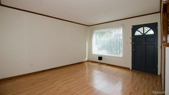 Foto del edificio - 27791 Groveland St