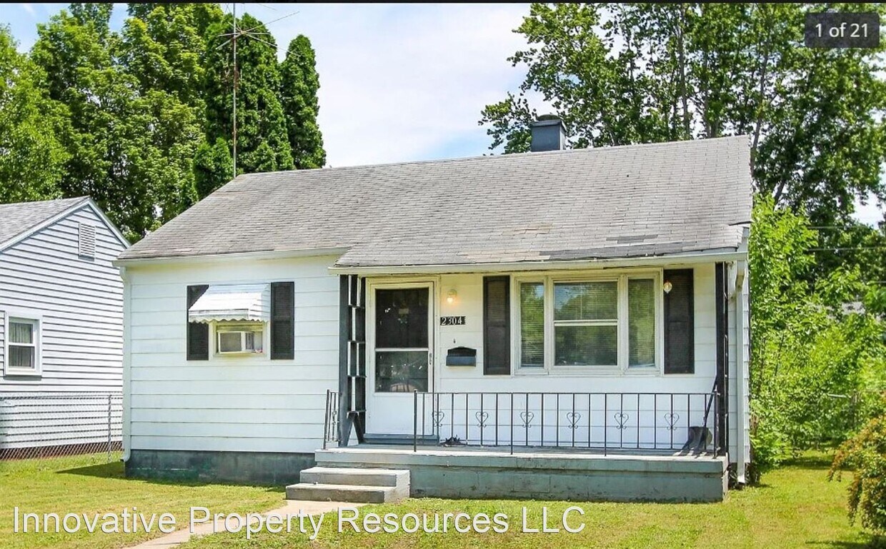 Foto principal - 2 br, 1 bath House - 2304 S Pershing Dr