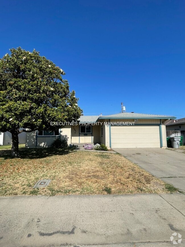 Building Photo - 1561 Austin St