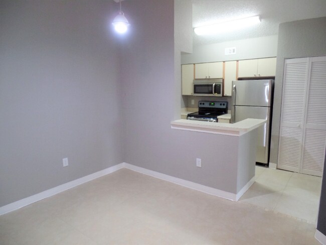 Foto del edificio - 2850 N Oakland Forest Dr