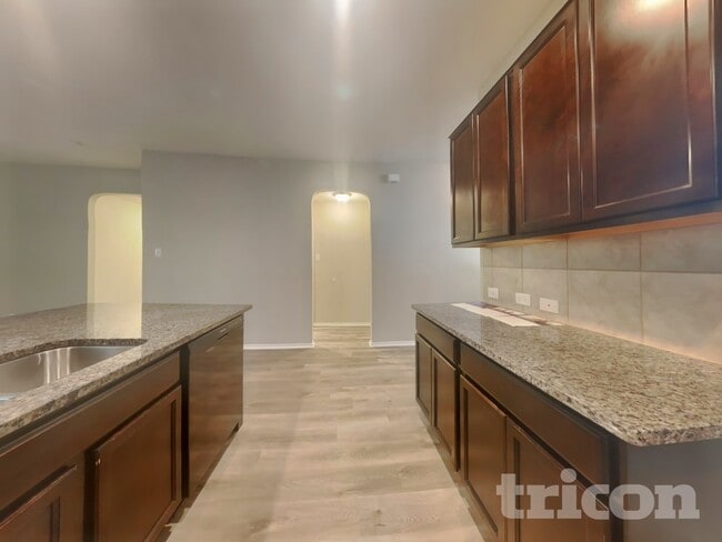 Building Photo - 8119 Sleepy Brook