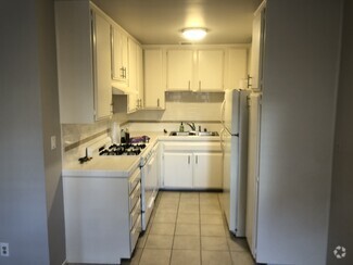 Building Photo - 507 N Elena Ave