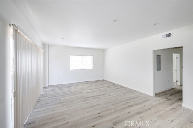 Foto del edificio - 14526 Hartland St