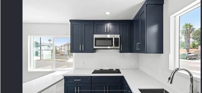 Cocina - 11060 Oneida Ave