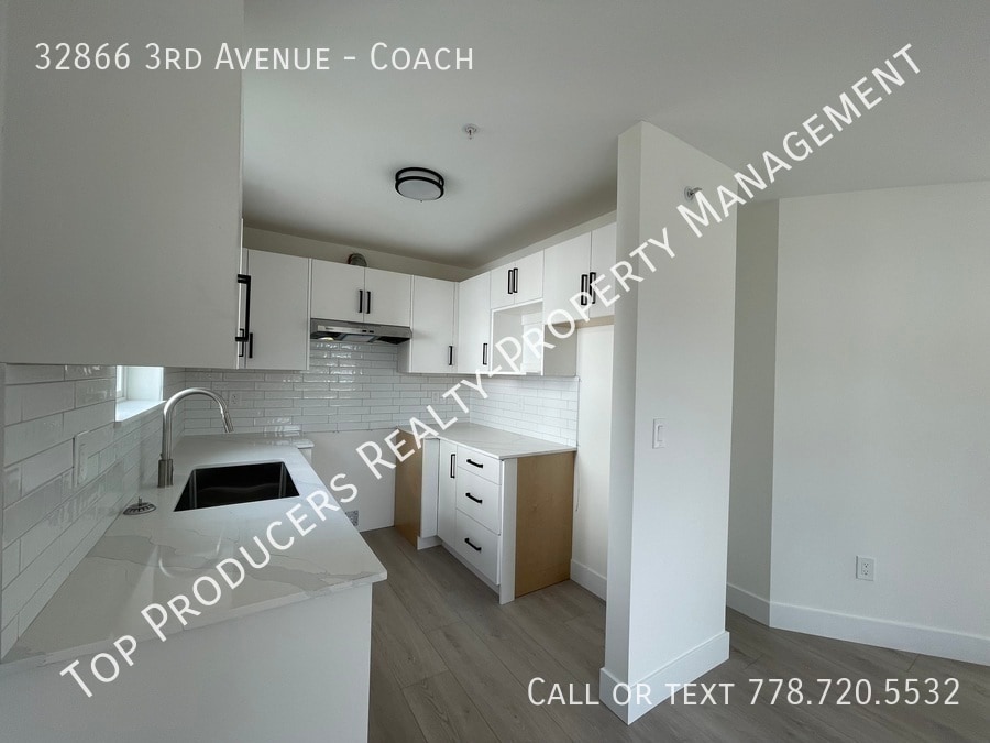 Primary Photo - Brand New 1BR Coach House