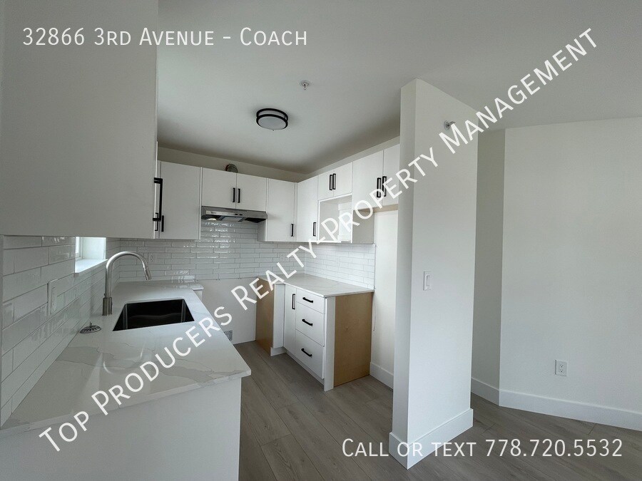 Photo principale - Brand New 1BR Coach House