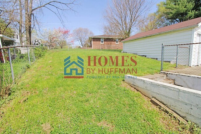 Building Photo - Westside | Two Bedroom House | Updated