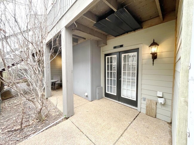 Building Photo - 1308 Roxbury Ct