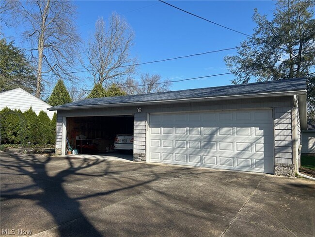 Building Photo - 2537 Falmouth Rd