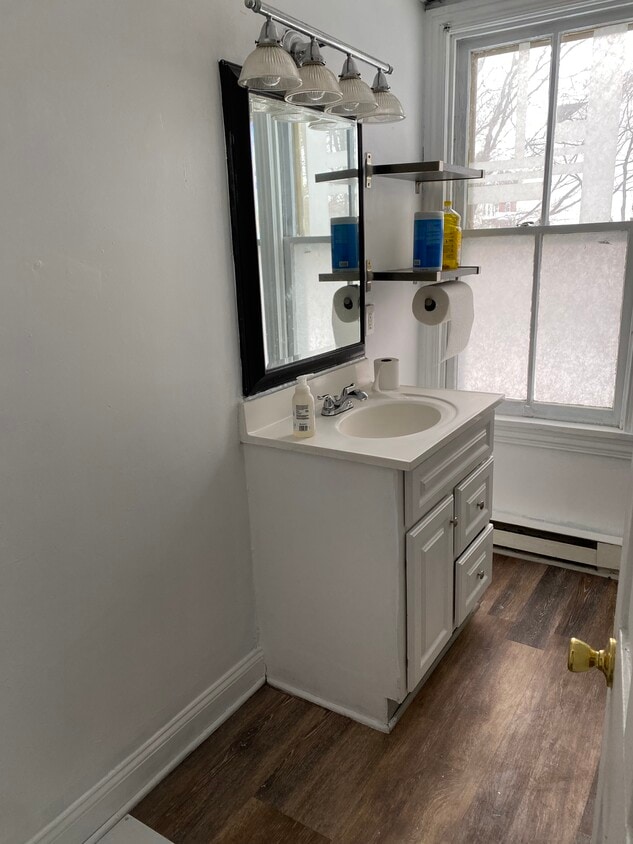 Building Photo - 515 W 1st Ave