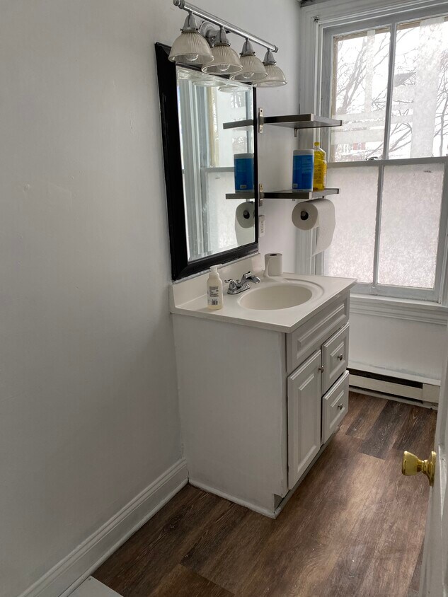 Foto del edificio - 515 W 1st Ave