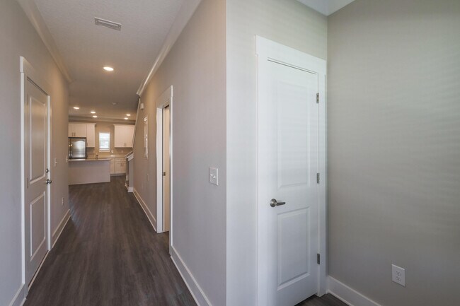 Building Photo - 298 Date Palm Ln