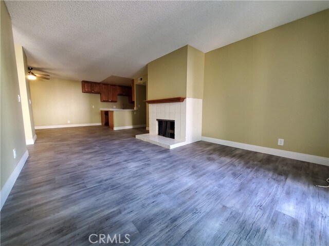 Foto del edificio - 23617 Golden Springs Dr
