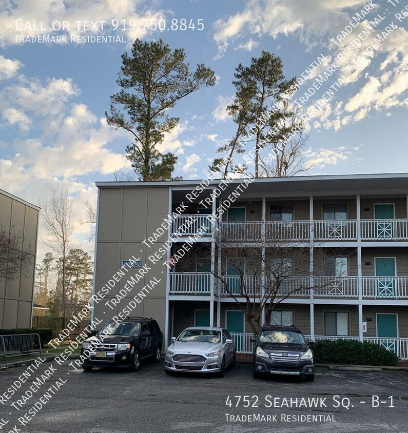 Primary Photo - Renovated 1st Floor 1 Bedroom Condo Seahaw...