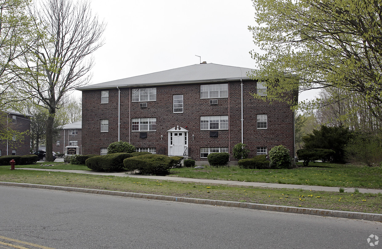 Primary Photo - Curtis Arms Apartments